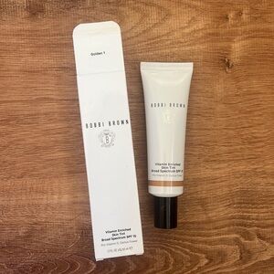 Bobbi Brown Vitamin Enriched Face Base - Golden 1